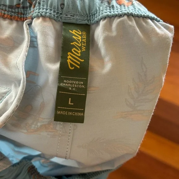 🔥 NWT Marsh wear, summer shorts/swim trunks - Size L - perfect for summer